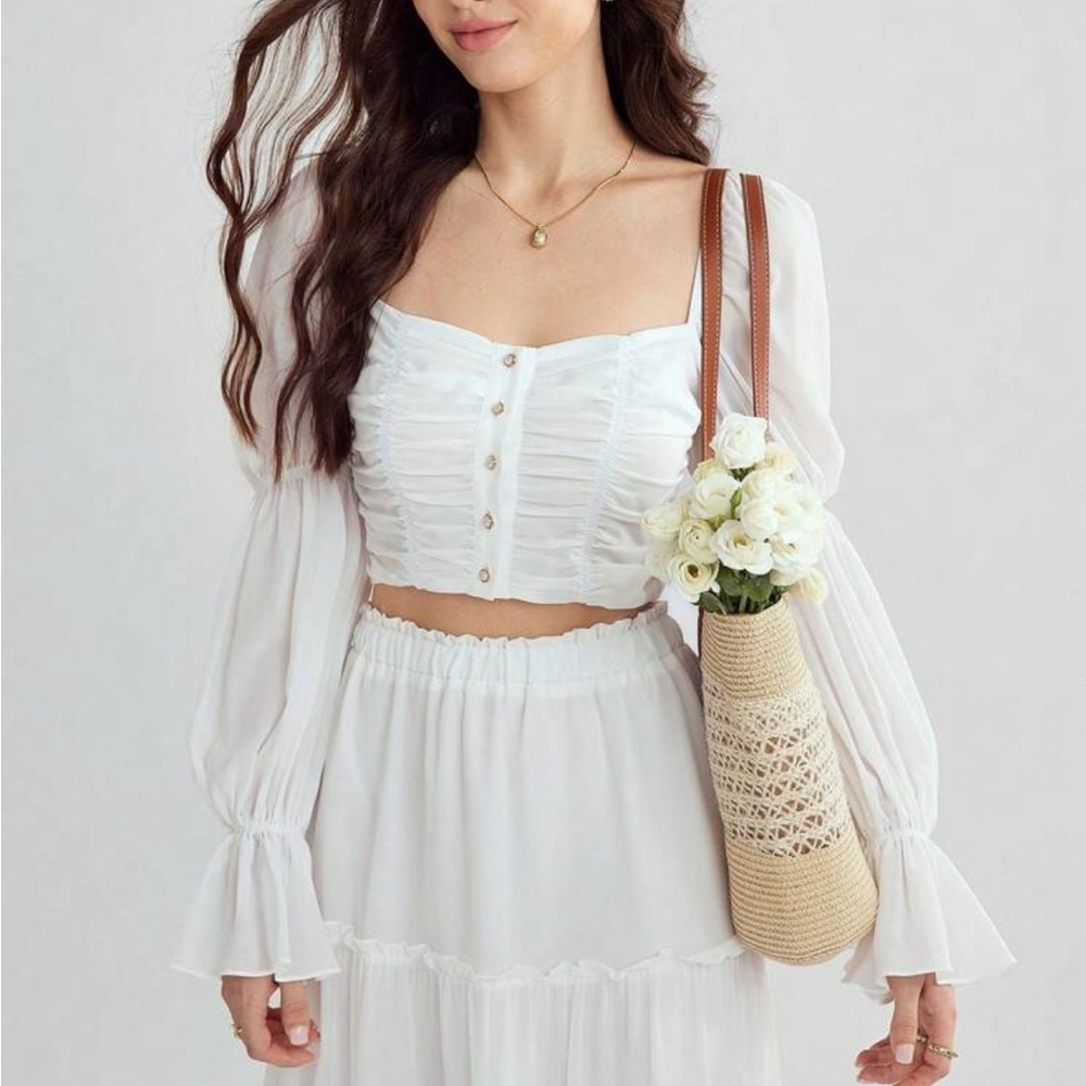Chic White Ruched Top